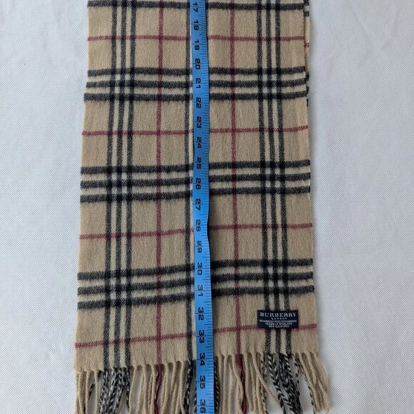 Burberry Scarf Beige – Unisex Check – Pre-Loved - 10% Cashmere 90% Merino wool - Picture 6 of 7